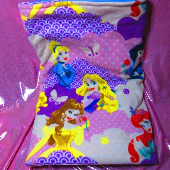 Disney Princesses 52" x 58" Fleece Blanket - Picture 1 of 3
